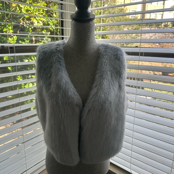 Faux fur women’s vest,size M - Picture 2 of 8